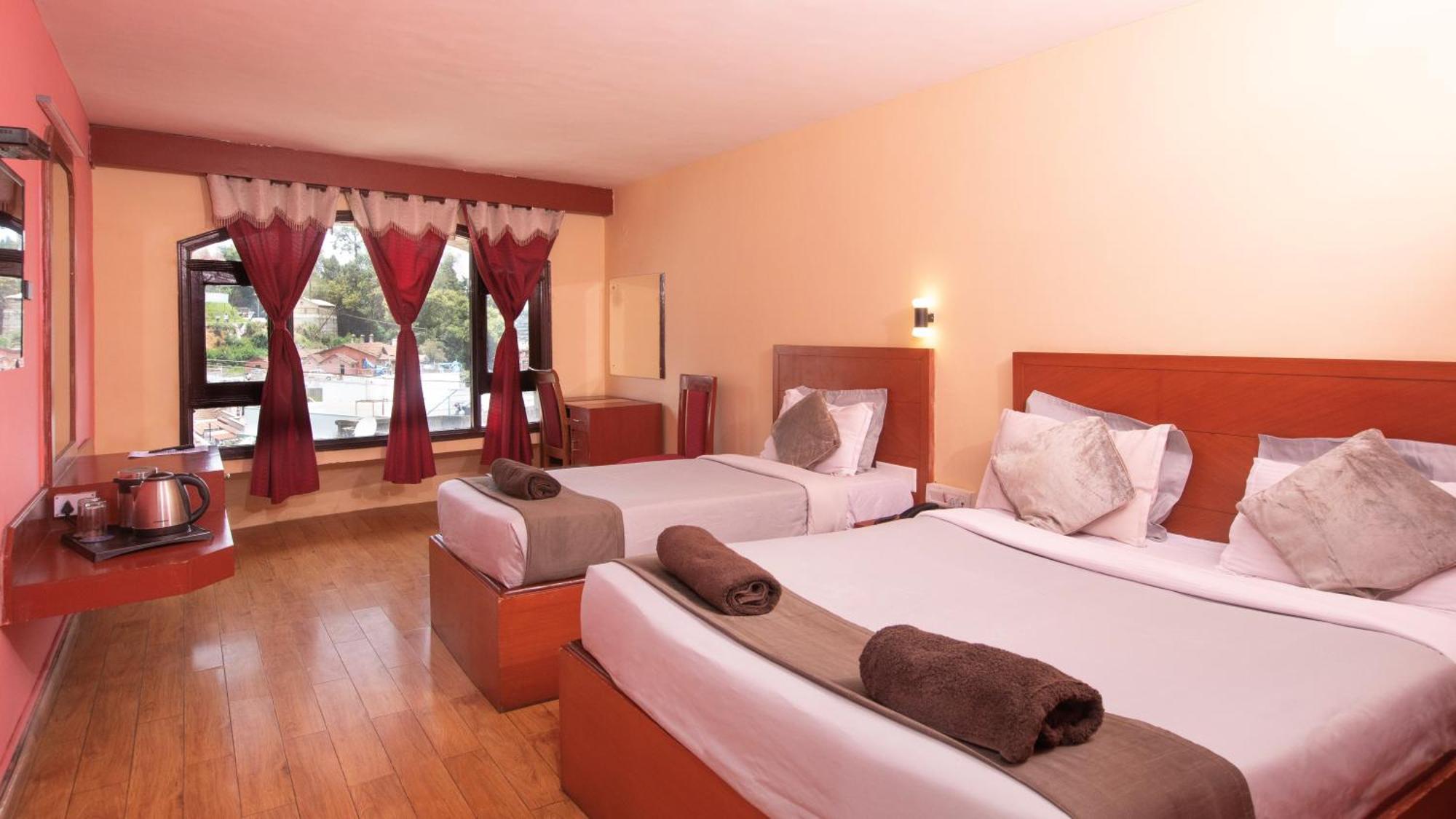 Devi Enterprises - Hotel Khems Ooty Extérieur photo