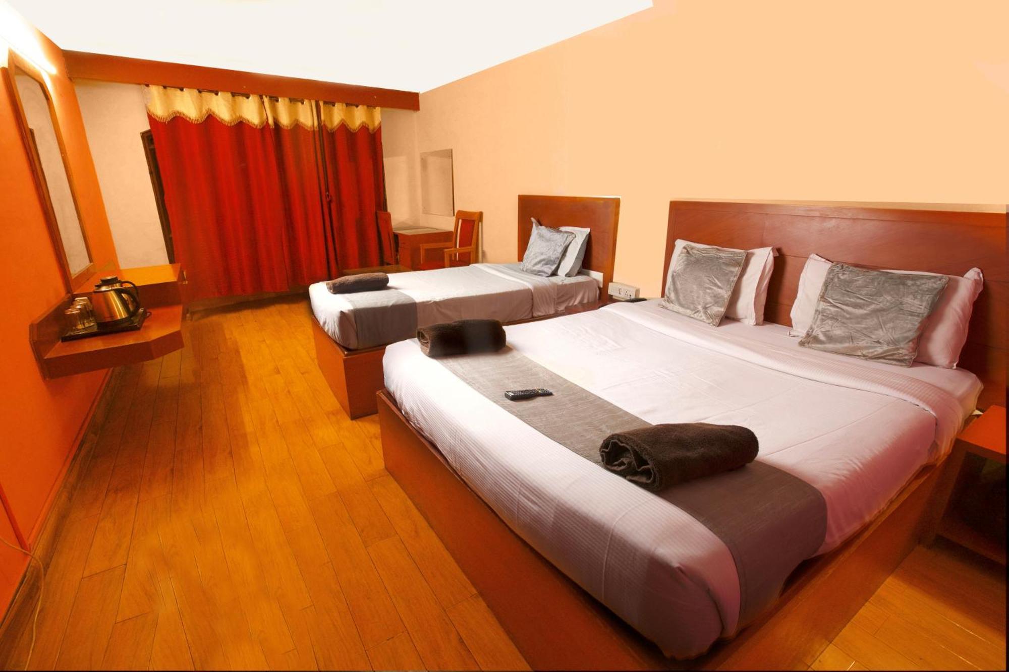 Devi Enterprises - Hotel Khems Ooty Extérieur photo