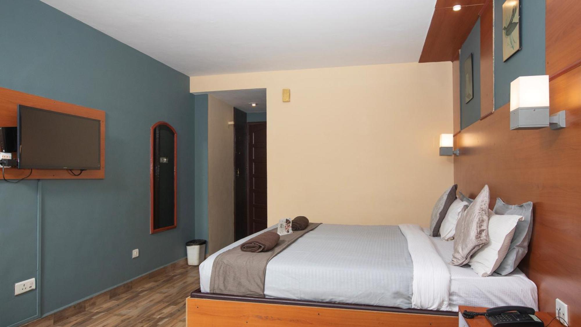 Devi Enterprises - Hotel Khems Ooty Extérieur photo