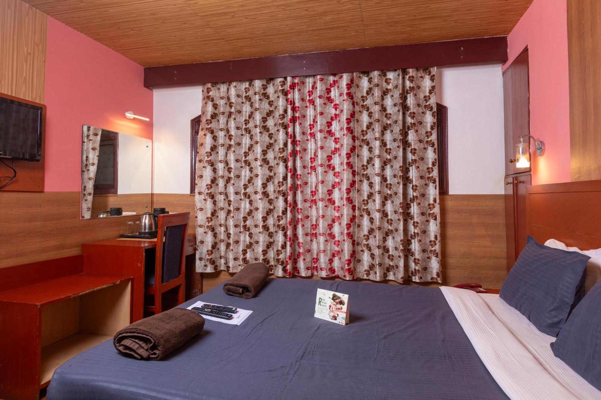 Devi Enterprises - Hotel Khems Ooty Extérieur photo