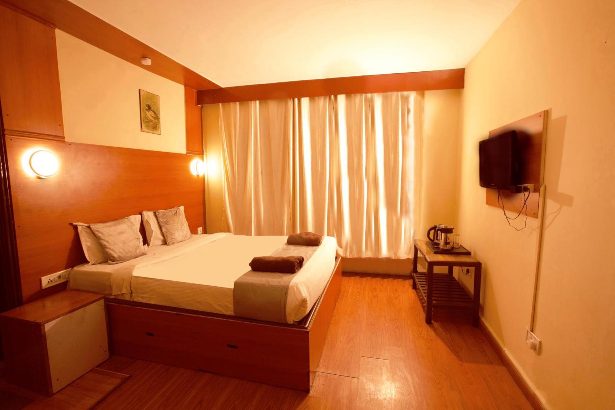 Devi Enterprises - Hotel Khems Ooty Extérieur photo