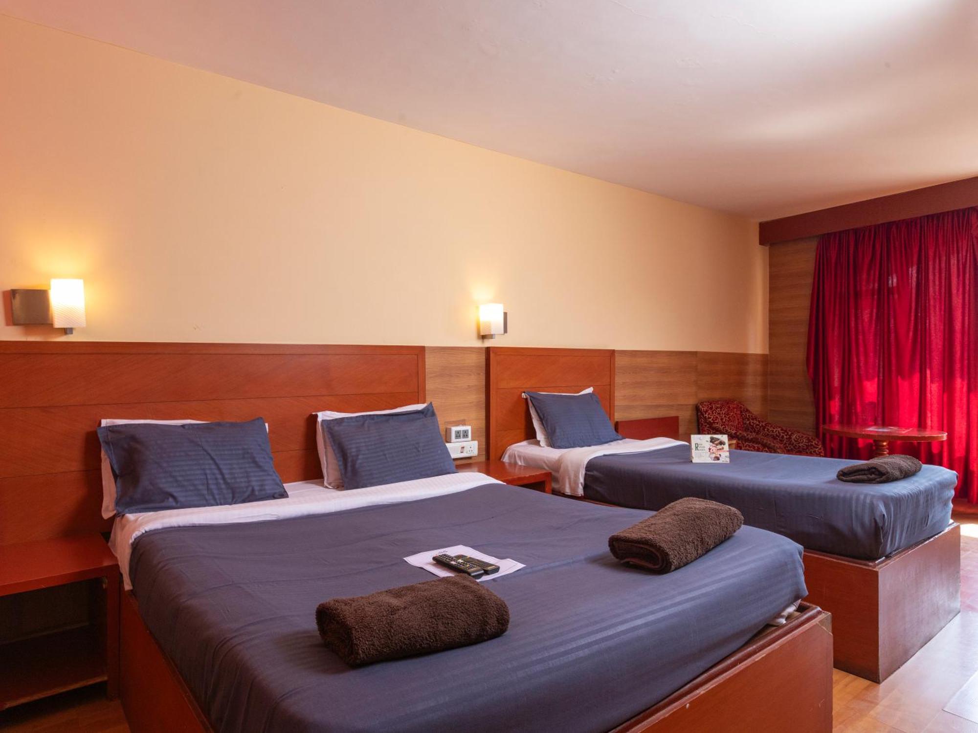 Devi Enterprises - Hotel Khems Ooty Extérieur photo