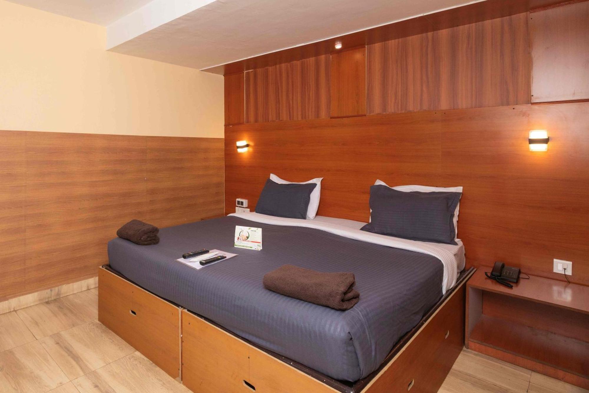 Devi Enterprises - Hotel Khems Ooty Extérieur photo