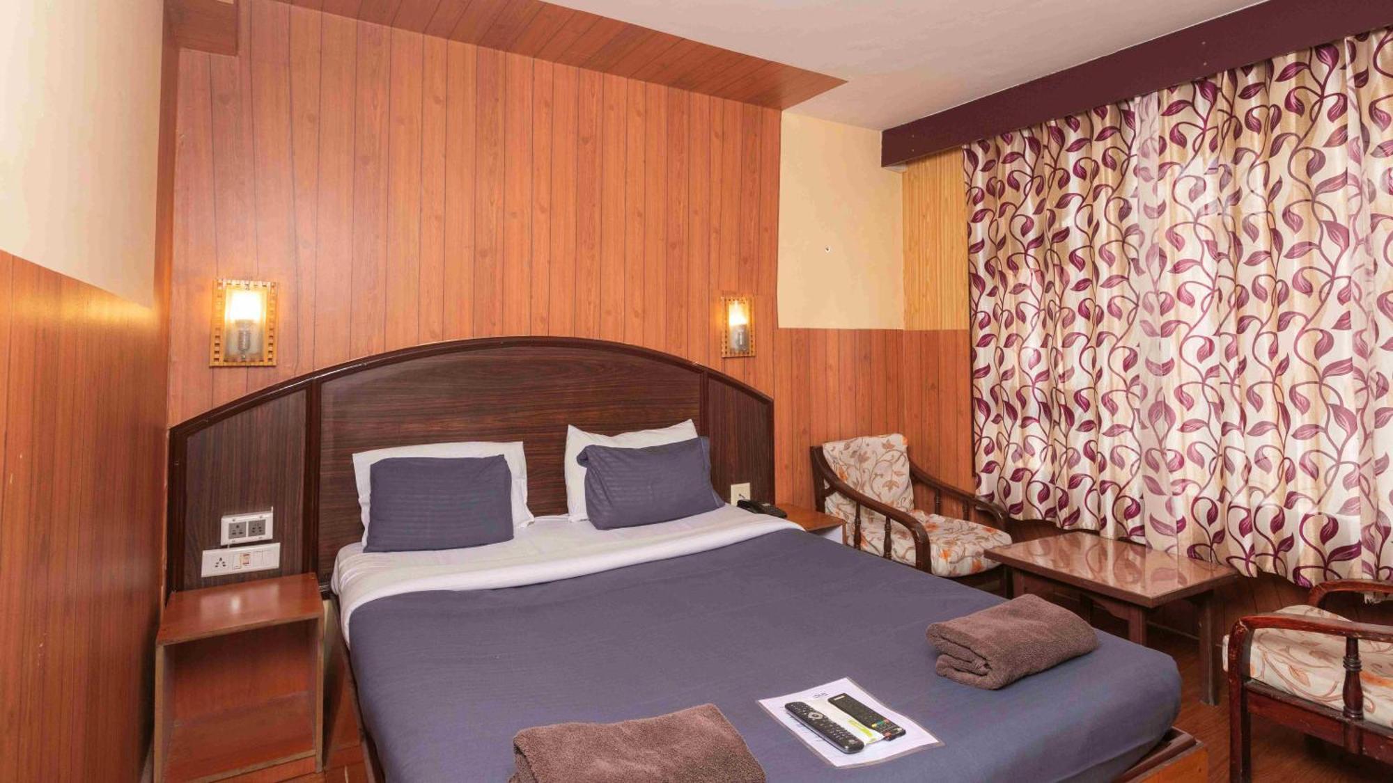 Devi Enterprises - Hotel Khems Ooty Extérieur photo