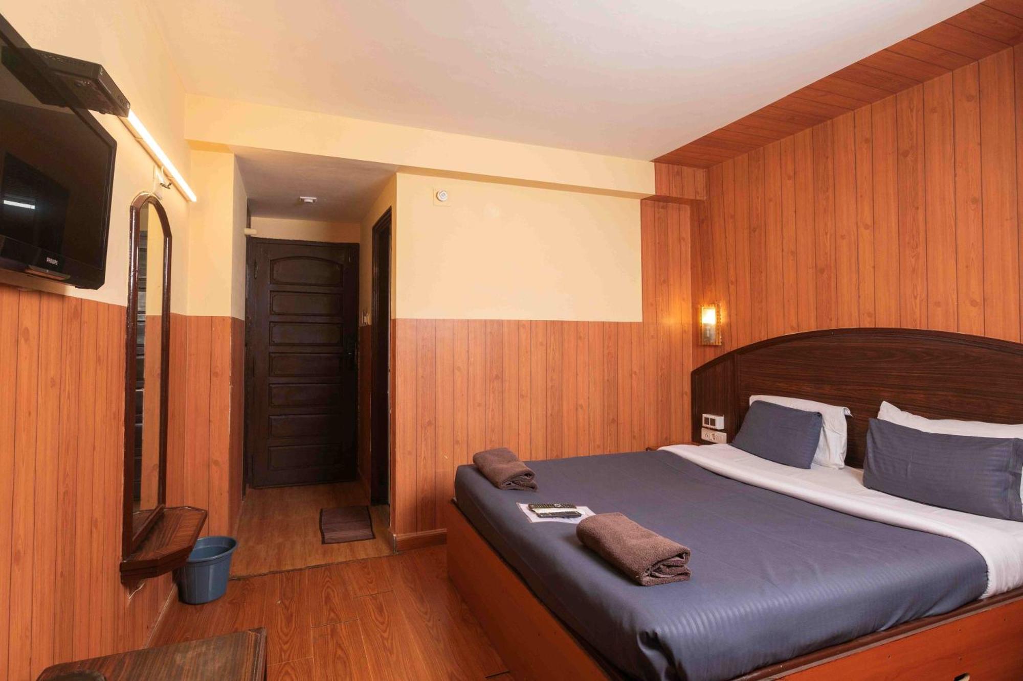 Devi Enterprises - Hotel Khems Ooty Extérieur photo