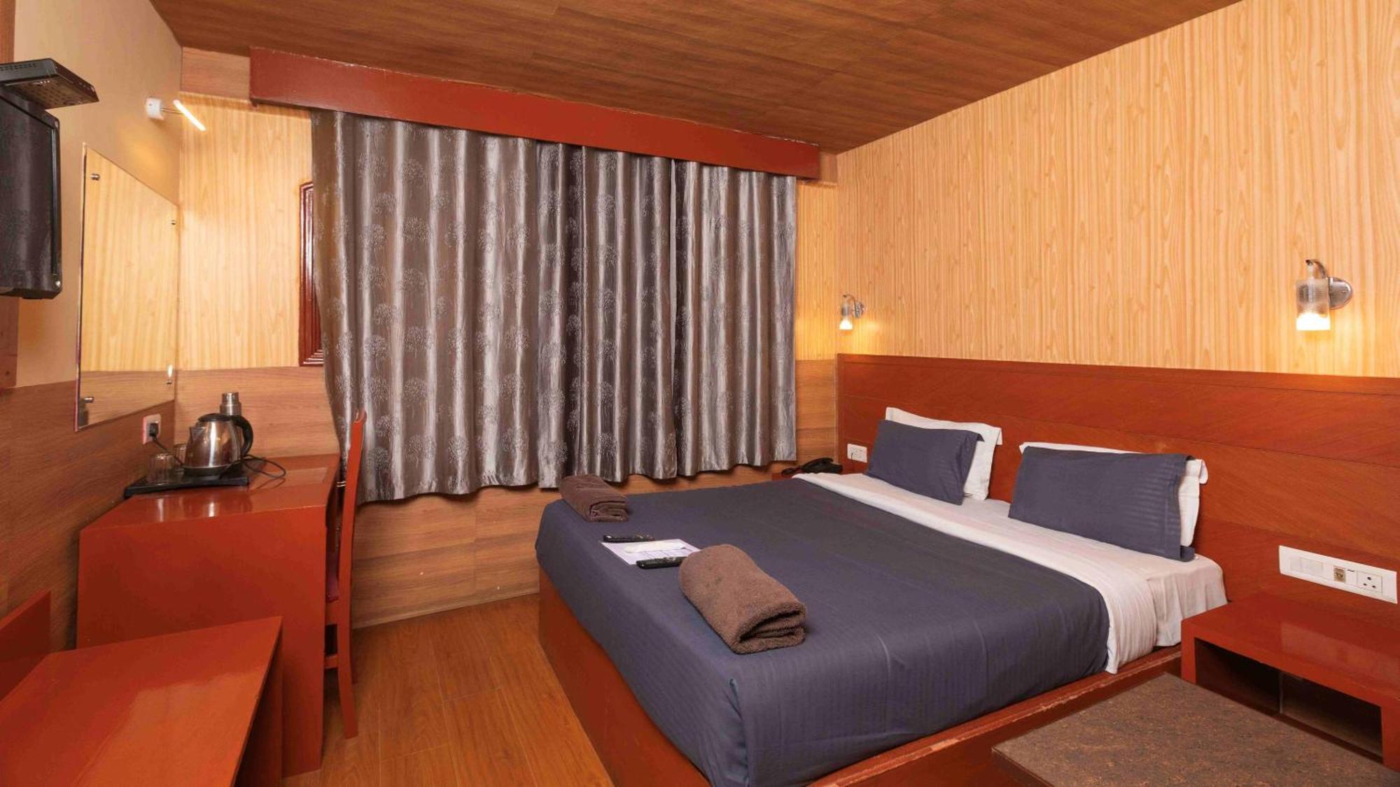 Devi Enterprises - Hotel Khems Ooty Extérieur photo